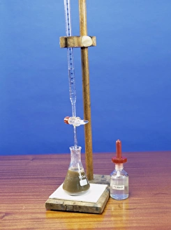 Impressions de L'analyse de laiton. Image 6 sur 7. Effectuer une titration pour déterminer le pourcentage de cuivre dans le laiton Images datées de 2004 novembre: L'analyse de laiton