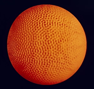 Images datées de 1990: Simulation informatique des oscillations solaires