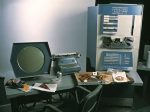 Impressions de Le DEC PDP-1 ordinateur informatique présent sur le Musée de l'histoire des ordinateurs aux États-Unis avec nourriture et boissons à emporter Images datées de 2002 juillet: Ordinateur DEC PDP-1
