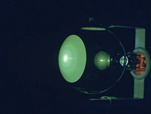 Images datées de 2004 décembre: Tube de diffusion des électrons
