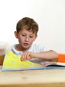 Images datées de 2011 février: Apprendre à lire