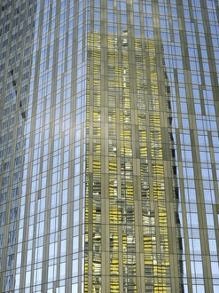 Images datées du 20 septembre 2011: Réflexions de gratte-ciel
