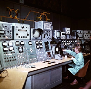 Impressions de Panneau de contrôle dans l'Institut de physique nucléaire, faisant partie du branche sibérienne de l'Académie des sciences soviétiques. C'est le panneau de contrôle du complexe VEPP-2 Images datées de 2005 février: Complex nucléaire soviétique