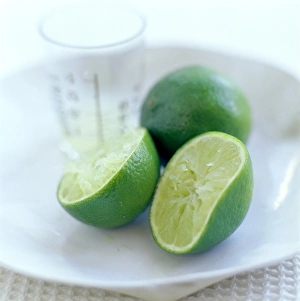 Vitamin C Benefits Impressions: Squeezed lime