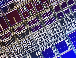 Light Micrograph Images Impressions: Surface of microchip, light micrograph C018 / 6403