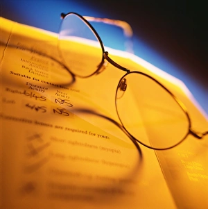 Images datées de 1999: Vue d'une paire de lunettes