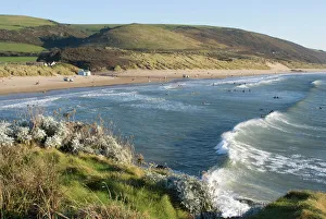 Devon Impressions: La plage avec des surfeurs à Woolacombe en Cornouailles du Sud de l'Angleterre au Royaume-Uni d'Europe