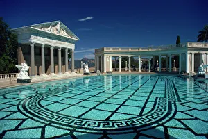 Images Liées Impressions: L'architecture classique et la piscine du château de Hearst à San Simeon en Californie