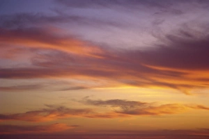 Dusk Sky Photography Impressions: Clouds at dusk