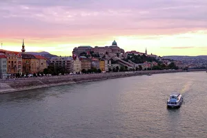 Impressions de Le fleuve Danube et le château de Budapeste en Hongrie dans l'Europe Hongrie Impressions: Le fleuve Danube et le château de Budapèst en Hongrie dans l'Europe