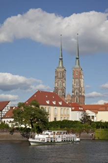 Wroclaw Old Town Impressions: River Odra (River Oder) and Cathedral, Old Town, Wroclaw, Silesia, Poland, Europe