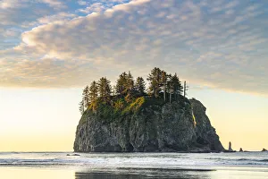 Sea Stack Photography Impressions: Sea stack at dawn at Second Beach, La Push, Clallam county, Washington State