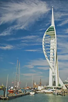 Images Liées Impressions: La Tour de Spinnaker et le Complexe Frontière d'Eau à Portsmouth dans le Hampshire en Angleterre