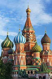 Sites Du Patrimoine Impressions: La cathédrale de Saint-Basile à la place rouge au site du patrimoine mondial de l'UNESCO à Moscou en Russie en Europe