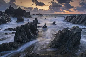 North Devon Coast Impressions: Sunset over the dramatic coast of North Devon, England, United Kingdom, Europe