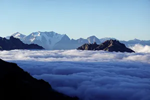 Andes Mountain Range Photography Impressions: Temperature inversion on Aconcagua