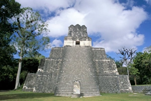 Tikal National Park Attractions Impressions: Temple 2 from the front