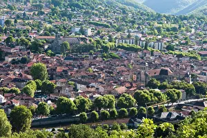 Lot Impressions: Vue de Figeac montrant des toits