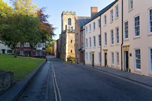 Durham Impressions: Regarder vers le nord depuis la baie du Nord en dessous de l'église cathédrale
