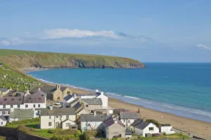 Royaume-Uni Impressions: Le village d'Aberdaron avec l'église et le cimetière de Saint-Hywyn et la baie d'Aberdaron
