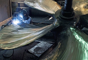 West Coast Travel Destinations Impressions: Welding propeller