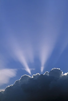 Cloudy Day Photos Impressions: Sun rays through clouds