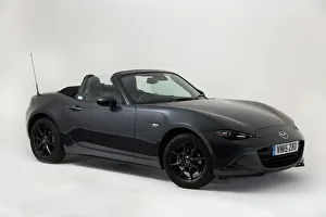 Nom du modèle Mazda MX-5 131ch Sport Nav Voiture de base (prix sur la route) 22 445 £