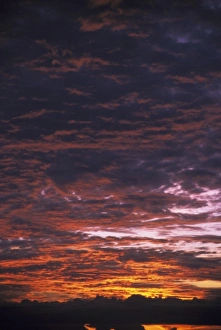 Tranquil Outdoor Scene Impressions: Sunset over clouds