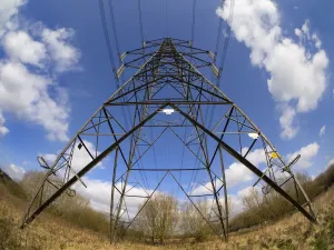 Oxfordshire Landscape Photography Impressions: Beneath the pylon
