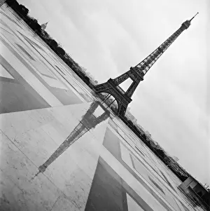 International Landmark Images Impressions: Eiffel Tower