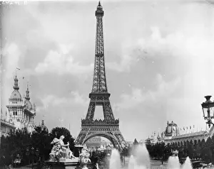 Eiffel Tower Architecture Impressions: Eiffel Tower