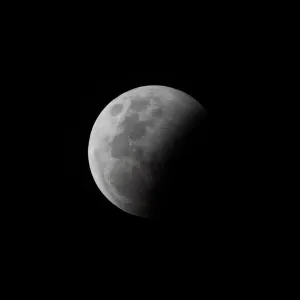 Brisbane Impressions: Éclipse lunaire partielle d'une pleine lune.