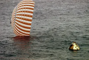 Vintage Space Exploration Impressions: Apollo 4 Command Module