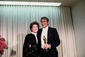 Rosalind Russell et Gregory Peck
