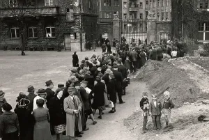Cold War Era Images Impressions: Workers Queueing In Berlin