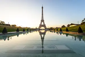Eiffel Tower Architecture Impressions: Eiffel reflection