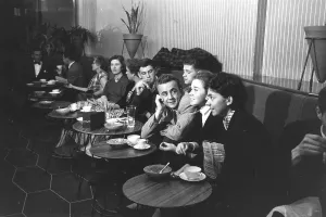 Kensington High Street History Impressions: Coffee Shop