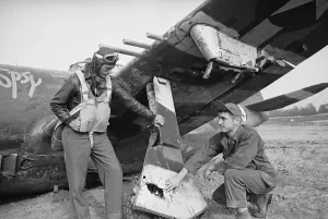 World War 2 Planes Impressions: Return To Base
