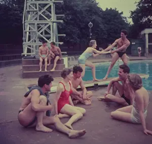 Hyde Park London Impressions: By The Pool