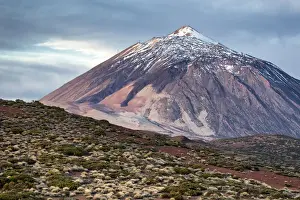 La montagne Teide enneigée du haut de Las Cañadas.
