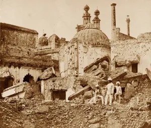 La mine dans le château de Munzil a explosé par lennemi au premier assaut du général.