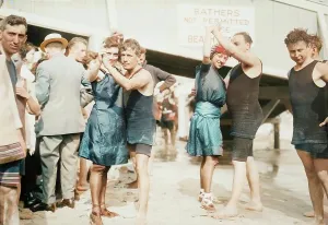 Bain News Service Images Impressions: Beach Tango, Brighton, between c1910 and c1915. Creator: Bain News Service