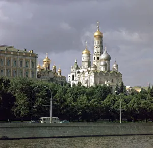 Kremlin Architecture Impressions: Kremlin seen across the Moskva river