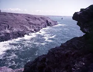 Le Roi Arthur Impressions: Tintagel Head, Cornouailles, c1955. Créateur : Arthur Charles Kirby Ware