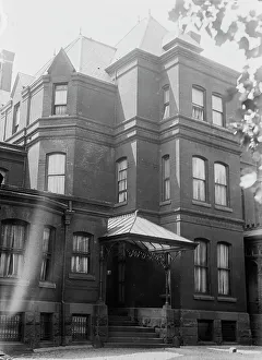 Bain News Service Images Impressions: Washington: J.H. Hammond's, between c1910 and c1915. Creator: Bain News Service