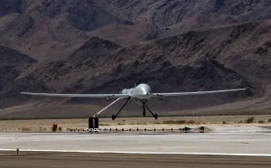 Images datées de 2006: Drone de surveillance.