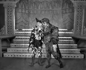 00031 Impressions: Poussins dans le Bois au Hippodrome. Décembre 1910 P010425