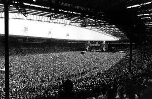 0000à0099 Impressions: Le concert Live Aid en faveur de la campagne 'Alimentez le monde' pour les millions affamés