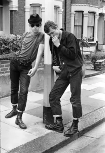 Skinhead et garçon Ben Sherman. 15 août 1970.