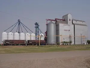 Un silo à grain, Frontier, Saskatchewan, Canada, Triangle de Palliser, Brian Martin RMSF.